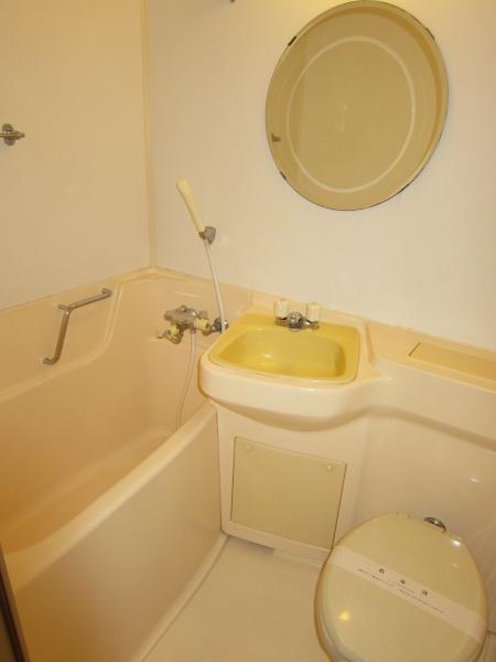 カンフォート流山のバス画像