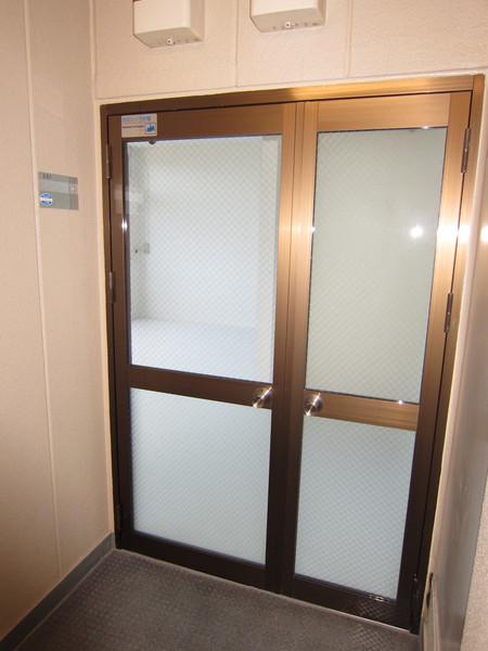 旭ビルの玄関画像