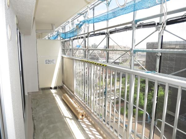コープ野村南流山壱番街２号棟のバルコニー画像