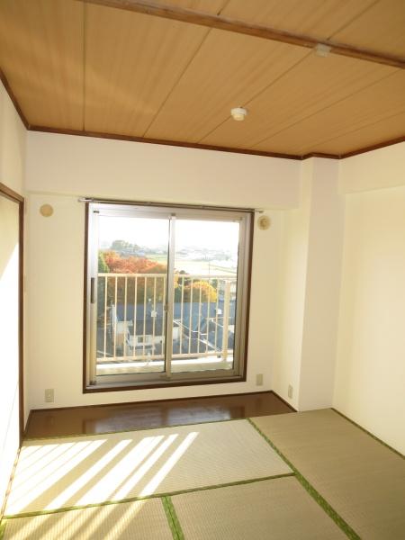 新松戸サンライトパストラル五番街C棟の和室画像