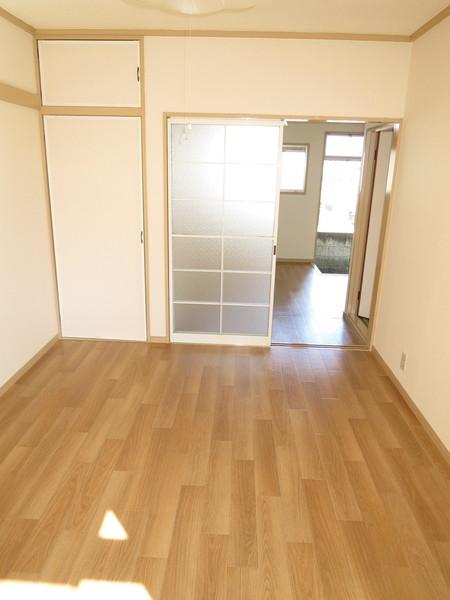 伸晃ハイツ１の洋室画像