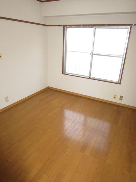 時田ビルの洋室画像