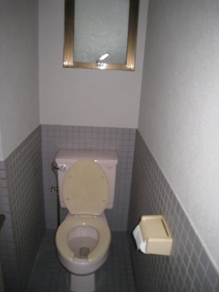 あらぶるビルのトイレ画像