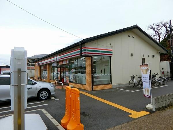 シャトル城町のコンビニ画像