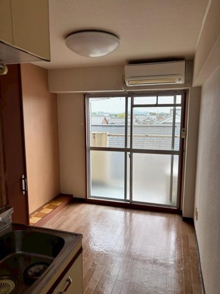 シャトル城町のリビング画像