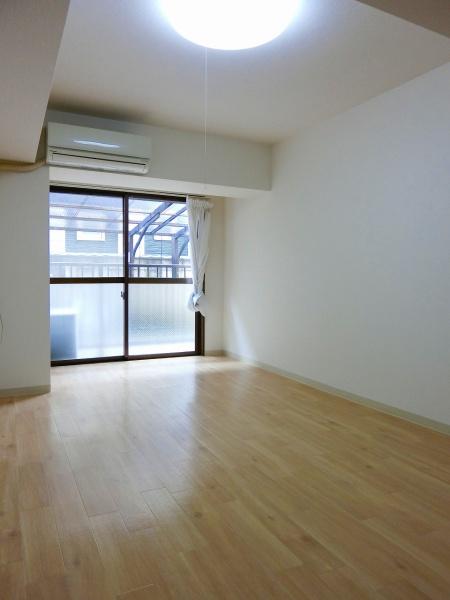 シャトル城町の洋室画像