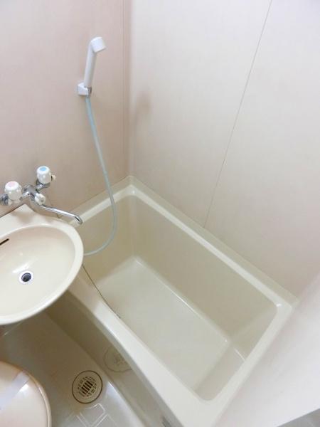 シャトル城町のバス画像