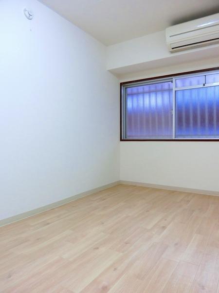 シャトル城町のリビング画像