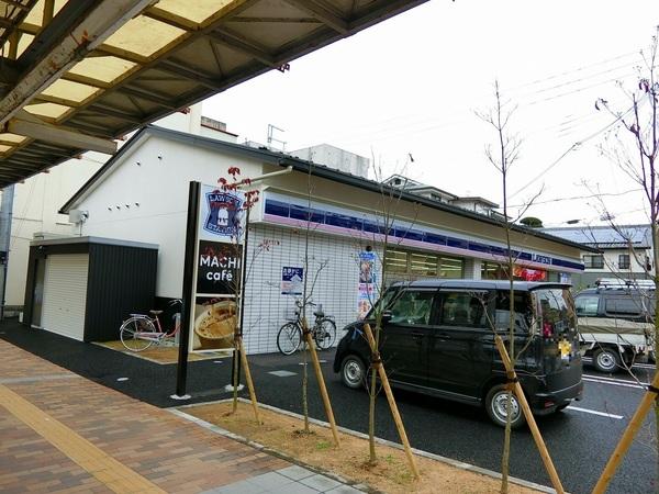 彦根市後三条町のアパートのコンビニ画像