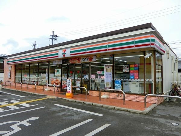 彦根市後三条町のアパートのコンビニ画像