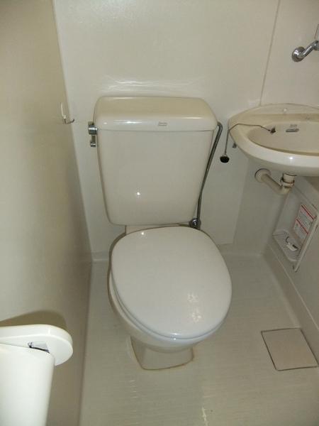 彦根市後三条町のアパートのトイレ画像