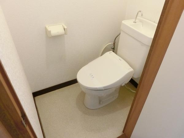 米原市高溝のマンションのトイレ画像