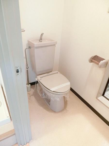 彦根市後三条町のマンションのトイレ画像