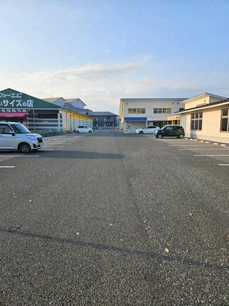 Ｎ－ｔｅｒｒａｃｅの駐車場画像