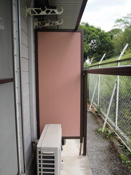彦根市開出今町のアパートの庭画像