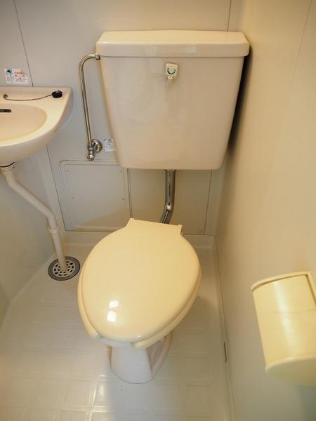 彦根市開出今町のアパートのトイレ画像