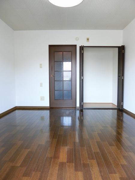 ホワイトハイツのリビング画像