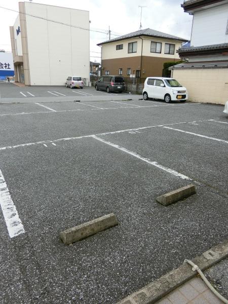 ロイヤル戸賀の駐車場画像
