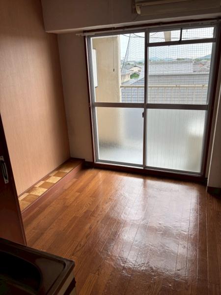 シャトル城町のリビング画像