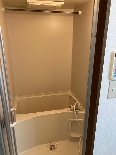 ロイヤルパレスのバス画像