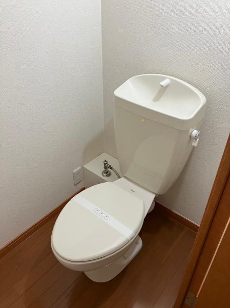 リベラル南彦根のトイレ画像