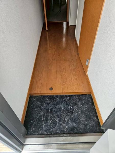 リベラル南彦根の玄関画像