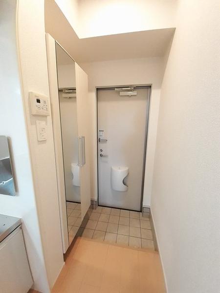 フロール南彦根の玄関画像