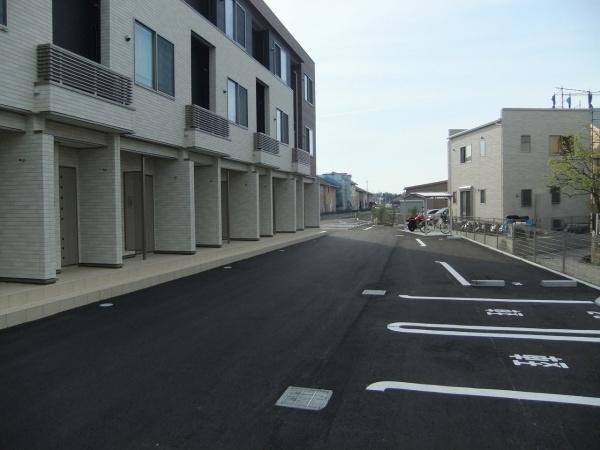 フロール南彦根の駐車場画像