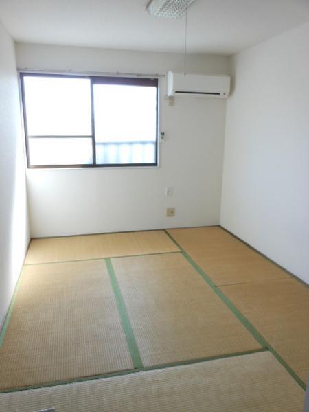 キャッスルハイツ古沢のリビング画像