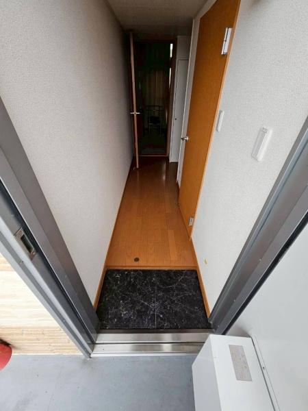 リベラル南彦根の玄関画像