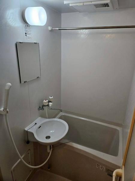 リベラル南彦根のバス画像