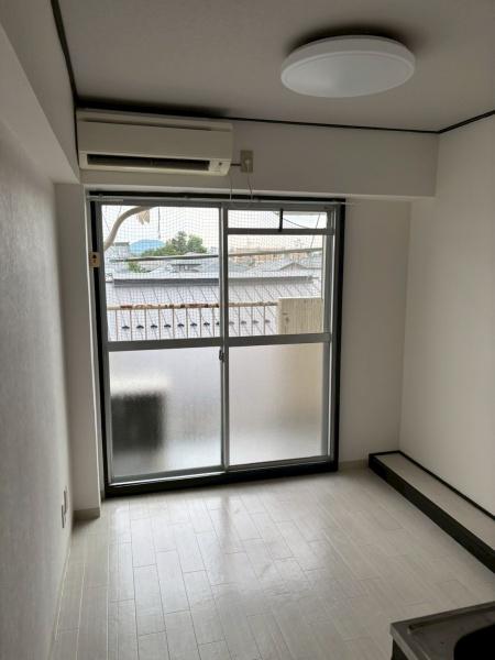 シャトル城町のリビング画像