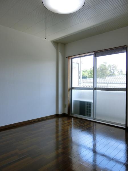 ホワイトハイツのリビング画像