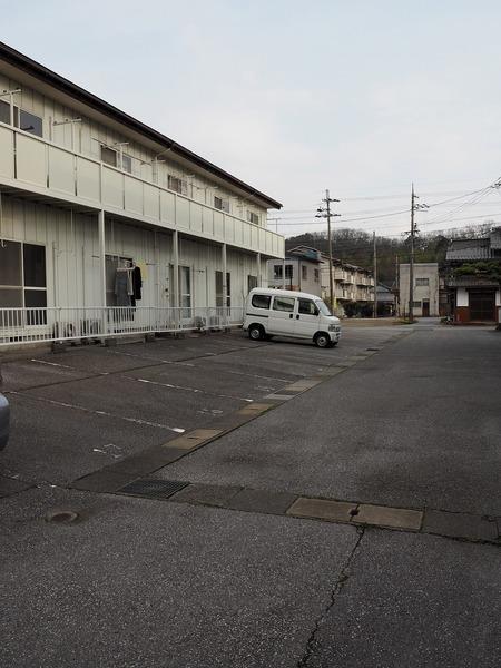 メゾン谷沢1の駐車場画像