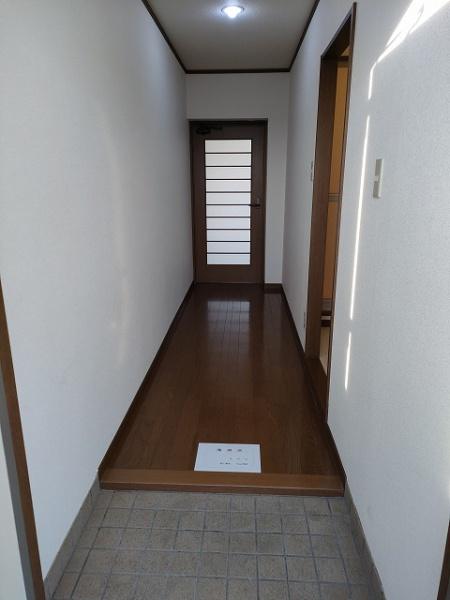 ロイヤルパレスの玄関画像