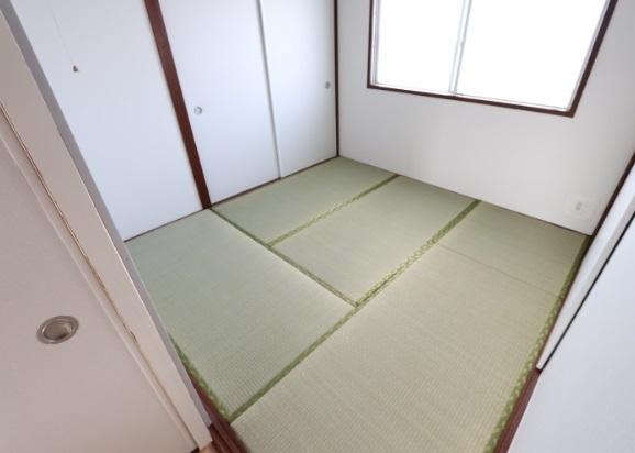 彦根市鳥居本町のマンションの和室画像