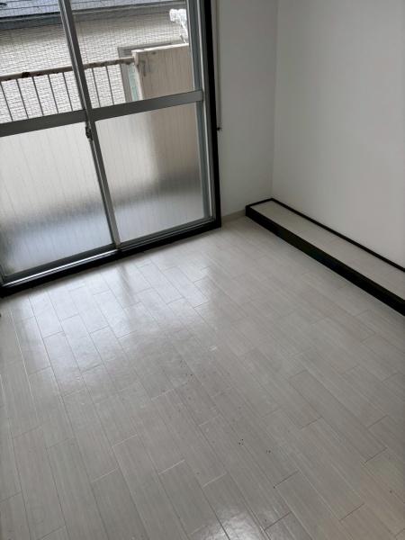 シャトル城町の洋室画像