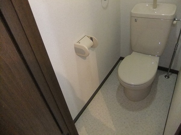 彦根市竹ケ鼻町のマンションのトイレ画像