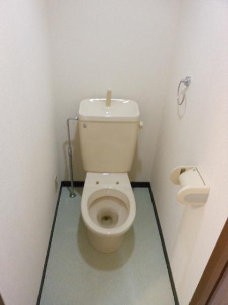 彦根市竹ケ鼻町のマンションのトイレ画像