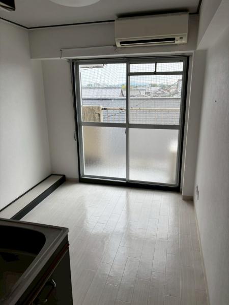 シャトル城町のリビング画像