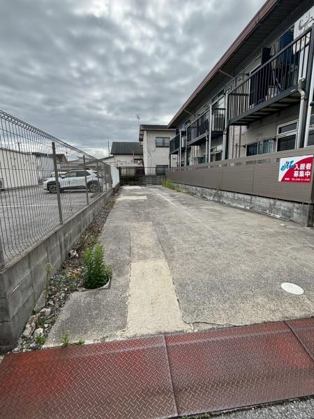 リヴェール１の駐車場画像