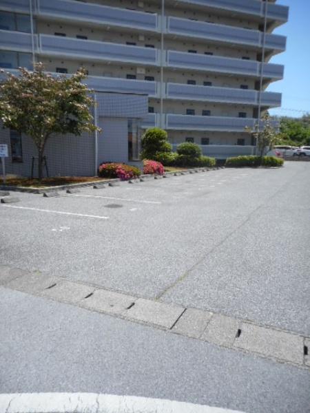 サンタウン竹鼻Aの駐車場画像