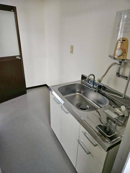 小伯ビルのキッチン画像