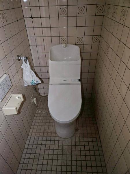 彦根市平田町の事務所のトイレ画像
