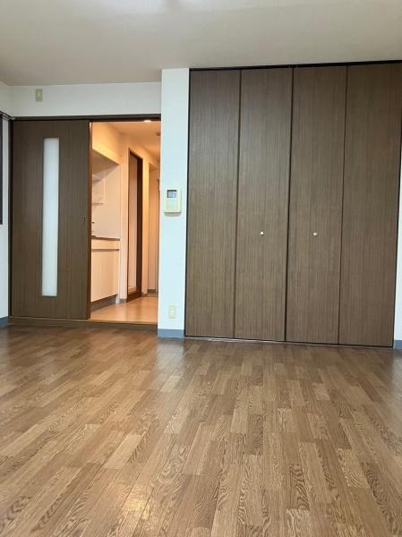 ヴァヤーシェの洋室画像