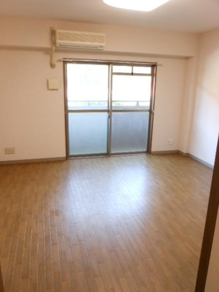 ヴァヤーシェのリビング画像