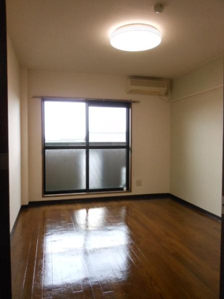 スーリール２番館のリビング画像