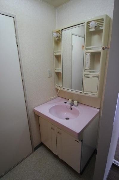 アドニス・ベルロードの洗面台・洗面所画像