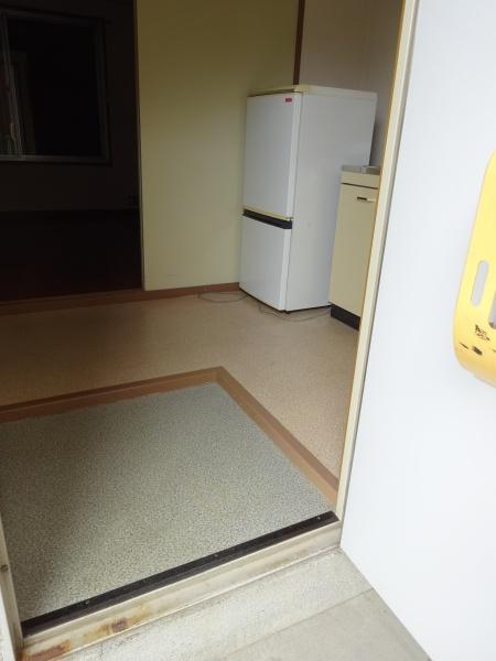 ドミール彦根の玄関画像