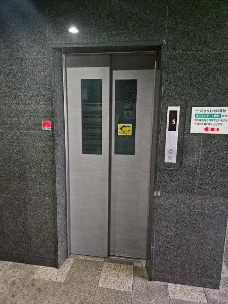 彦根市平田町の事務所のエントランス画像